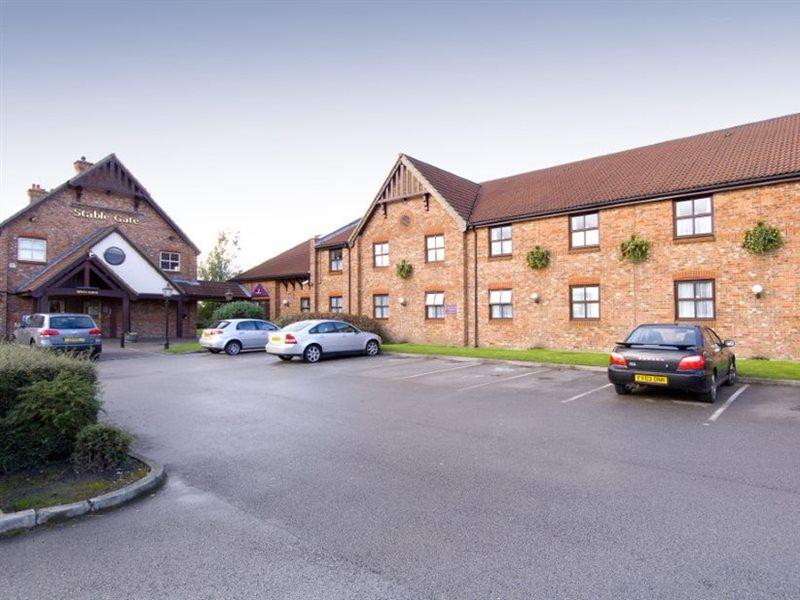 Premier Inn Manchester - Handforth Exteriör bild