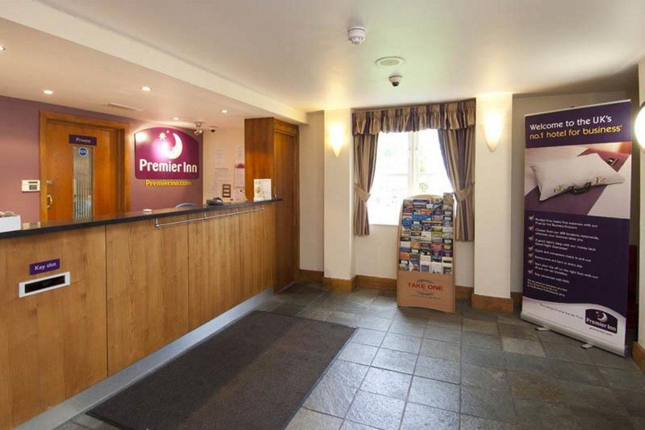 Premier Inn Manchester - Handforth Exteriör bild