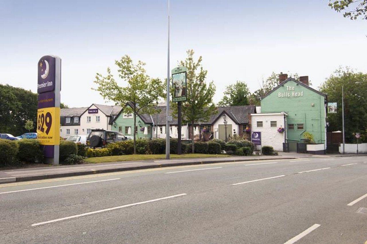 Premier Inn Manchester - Handforth Exteriör bild